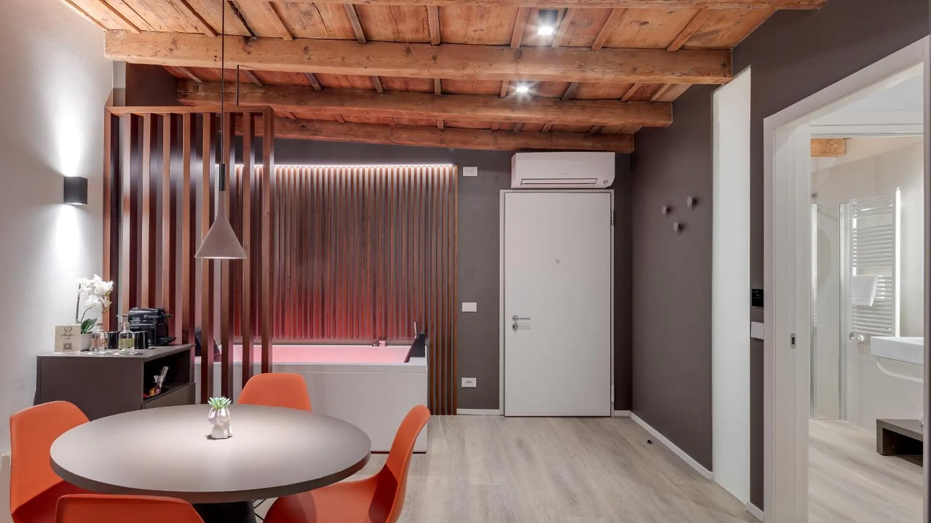 Anastasia Suites Verona 0*,  Italy