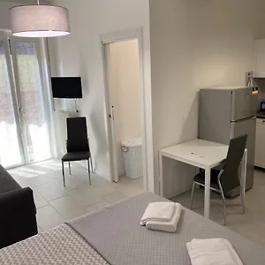 Stadio 1 - Appartamenti Monolocali Con Bagno Privato Verona Apartmán