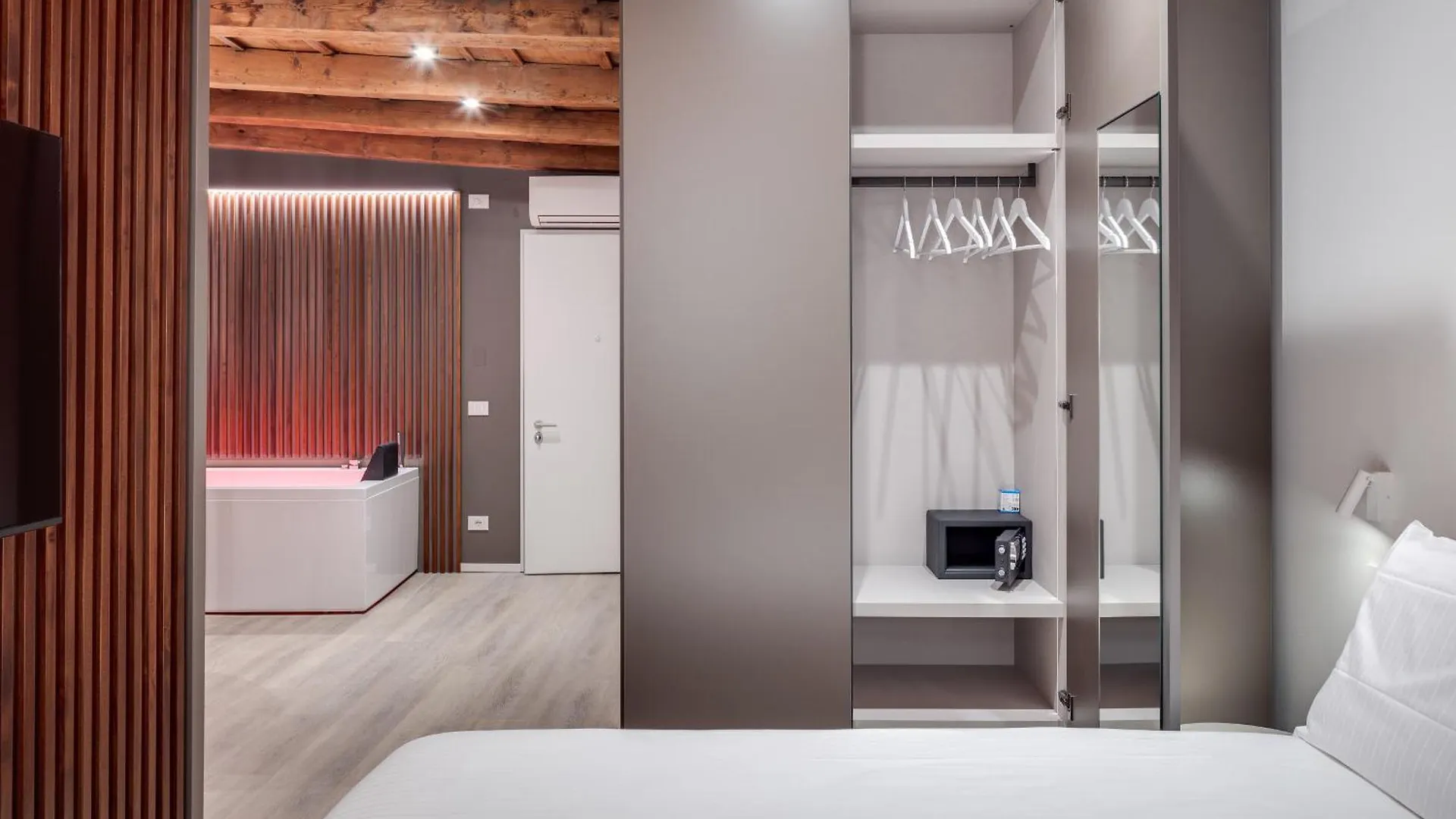 Anastasia Suites Verona